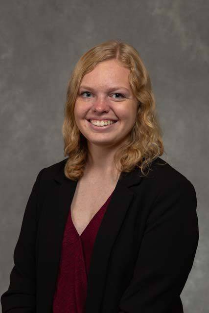 Caroline Murray Headshot